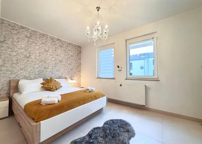 Spacious 2 Bedroom Flat With Balcony And Parking In Daire Mamer