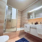 アパート Spacious 2 Bedroom Flat With Balcony And Parking In Mamer