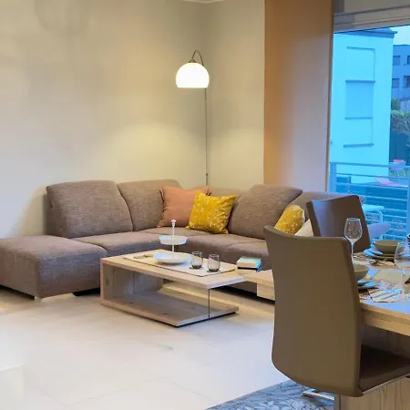 Spacious 2 Bedroom Flat With Balcony And Parking In