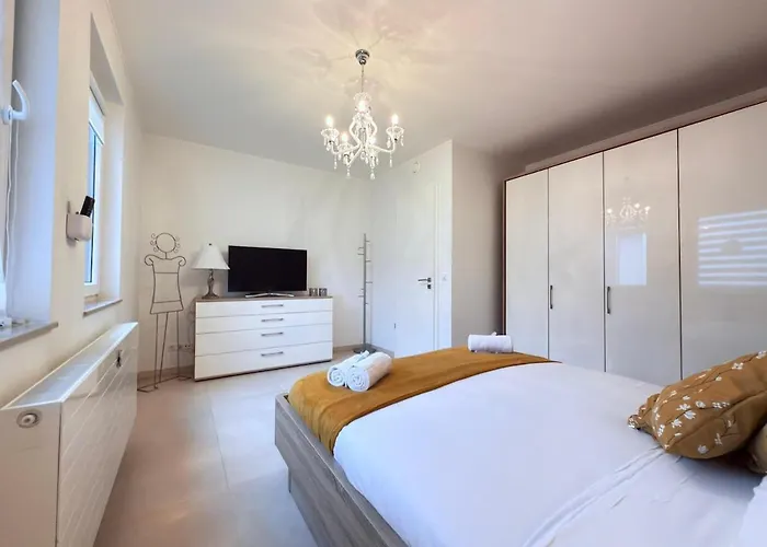 Spacious 2 Bedroom Flat With Balcony And Parking In *