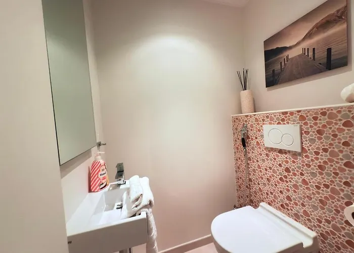 Апартаменты Spacious 2 Bedroom Flat With Balcony And Parking In Mamer